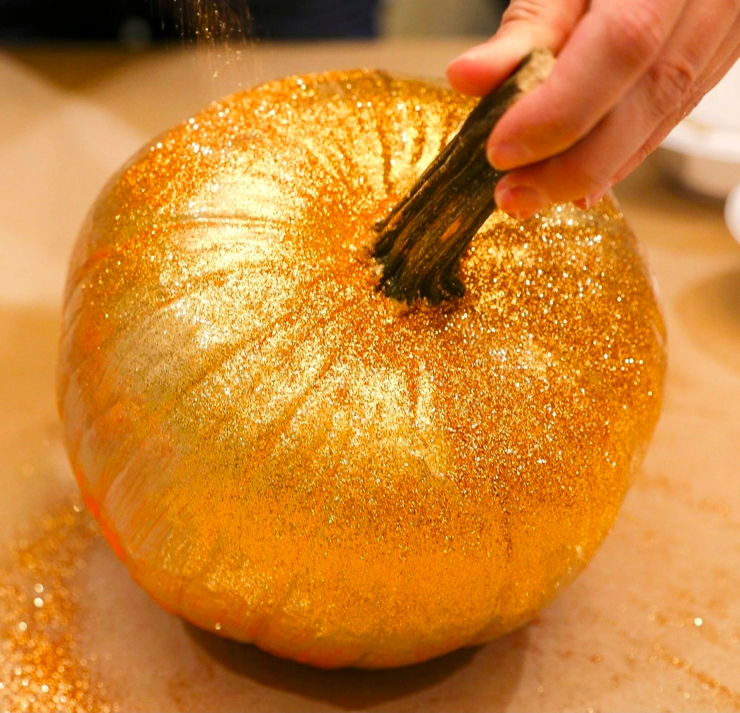 "Life of a Showgirl" Mini & Pie Pumpkins